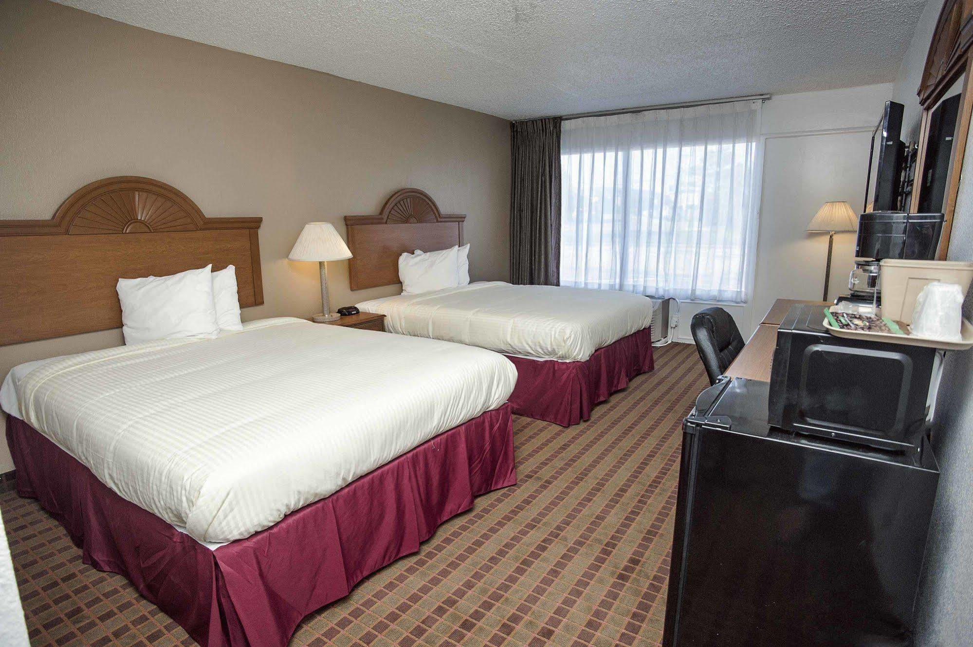 Express Inn & Suites Гринвилл Экстерьер фото