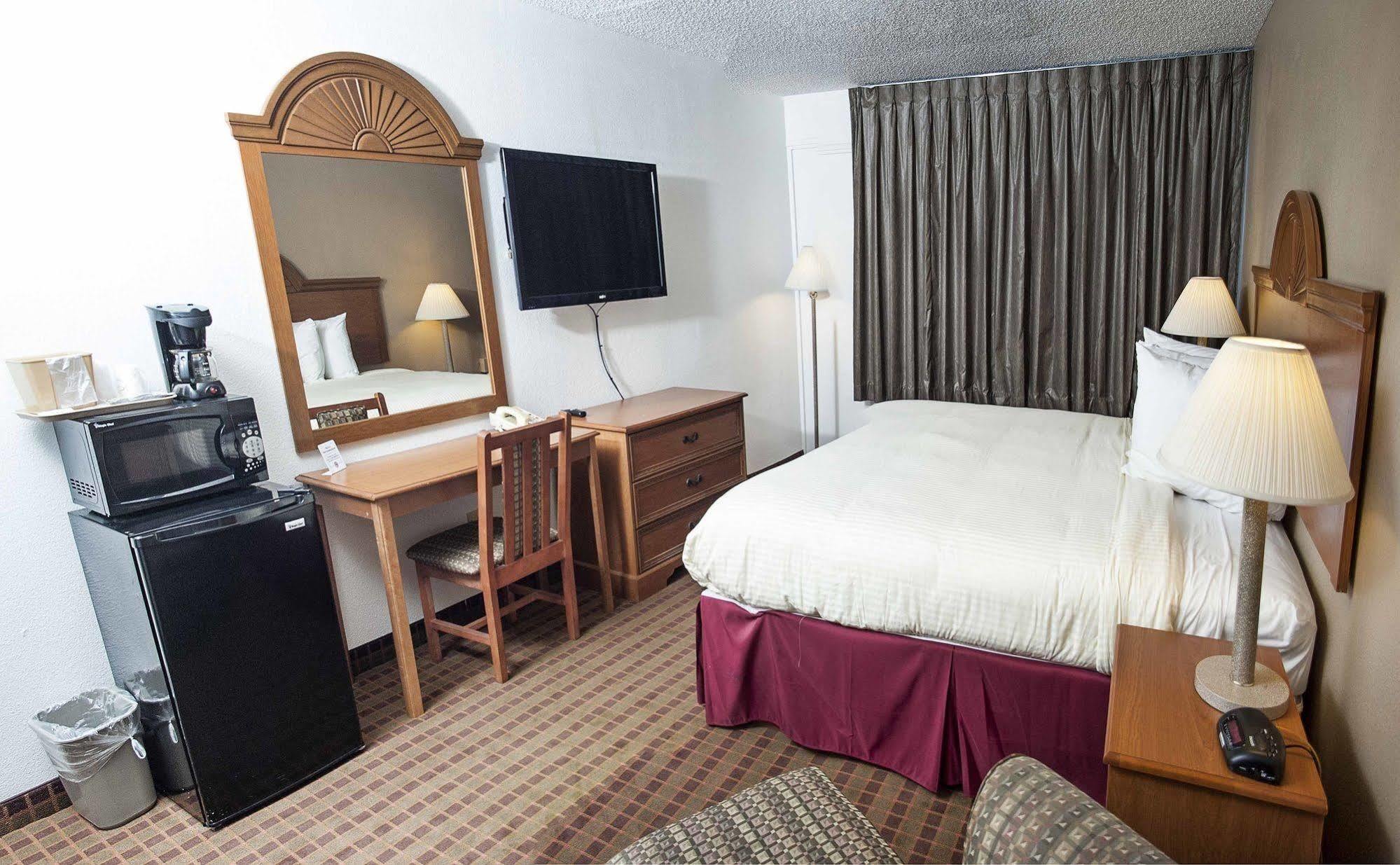 Express Inn & Suites Гринвилл Экстерьер фото